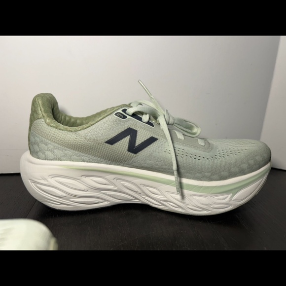 New Balance Light Green and White Sneakers - Picture 3 of 15